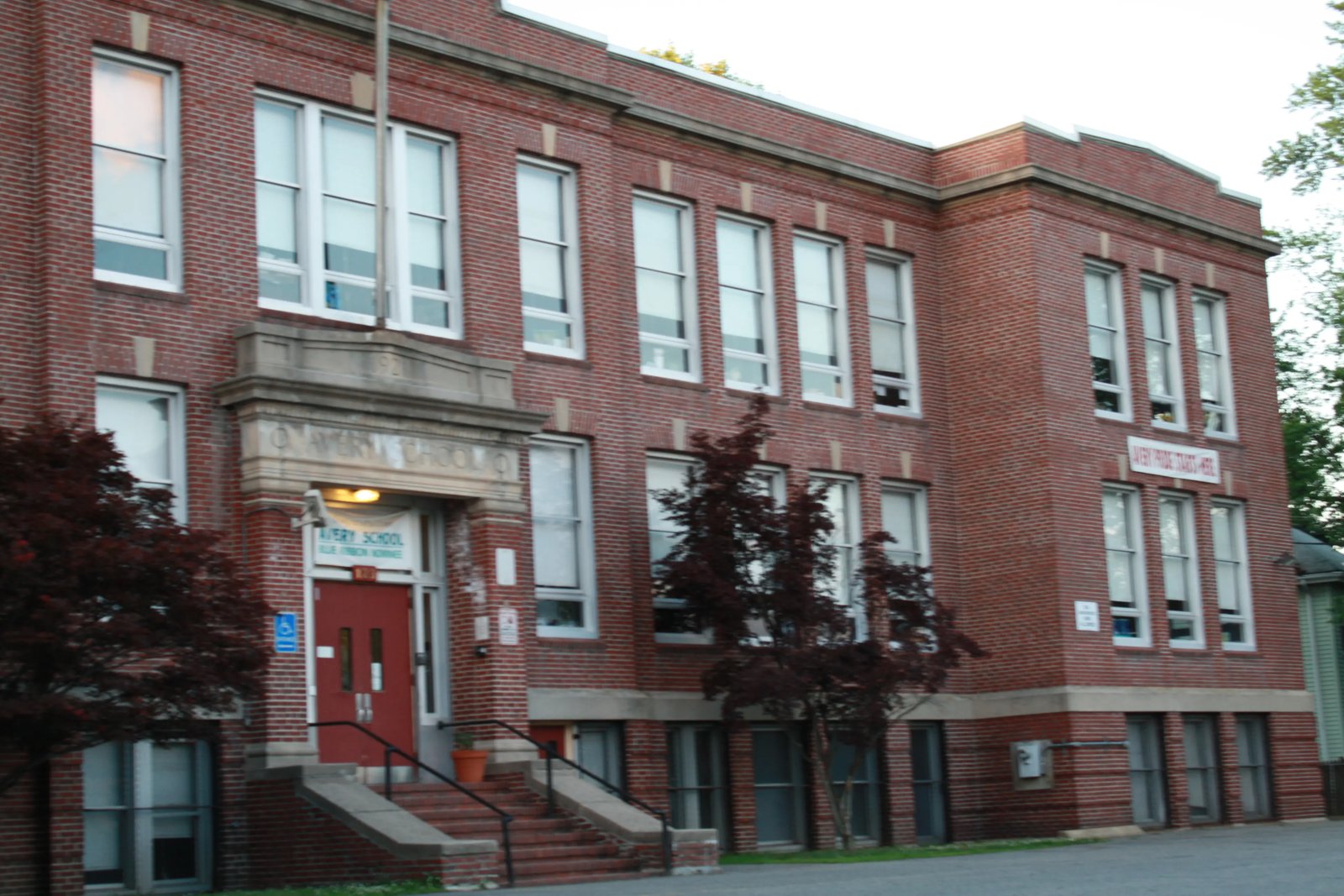 Mother Brook Arts and Community Center