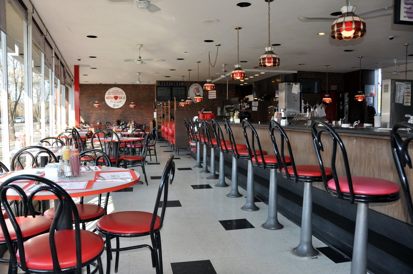Cabot's Ice Cream & Restaurant