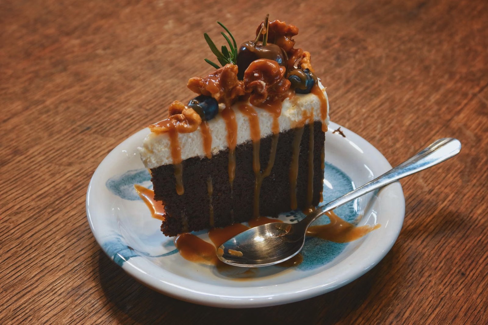 CAKE DECORATING CLASS: Chocolate Salted Caramel