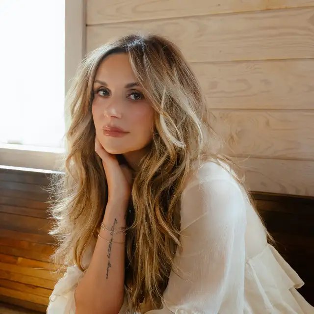 Carly Pearce in Cambridge