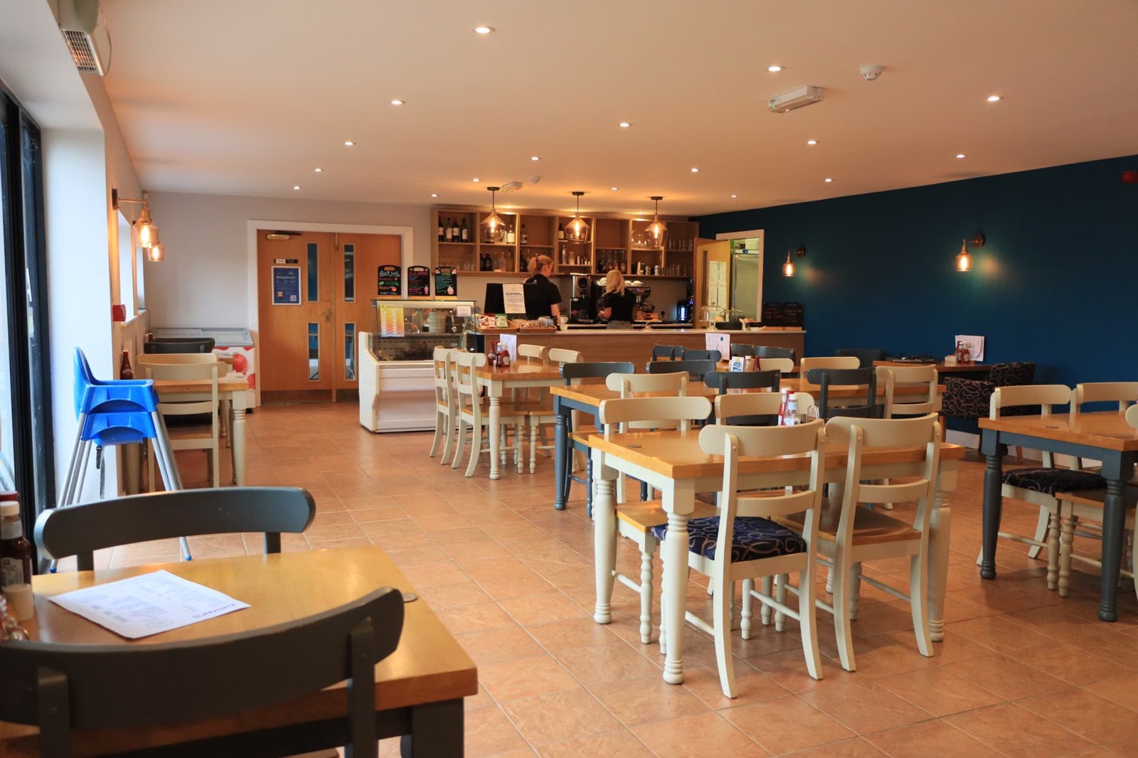 MoreFun Café
