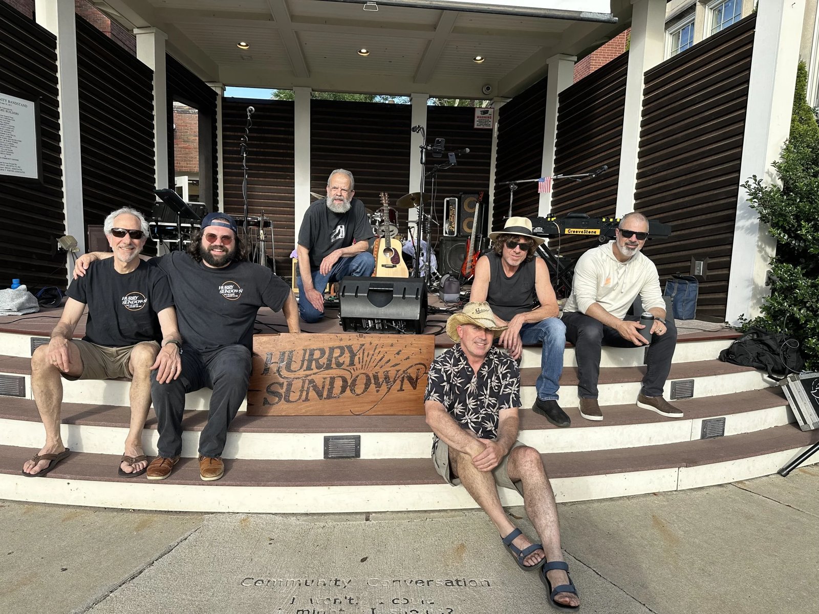 Concert: Hurry Sundown