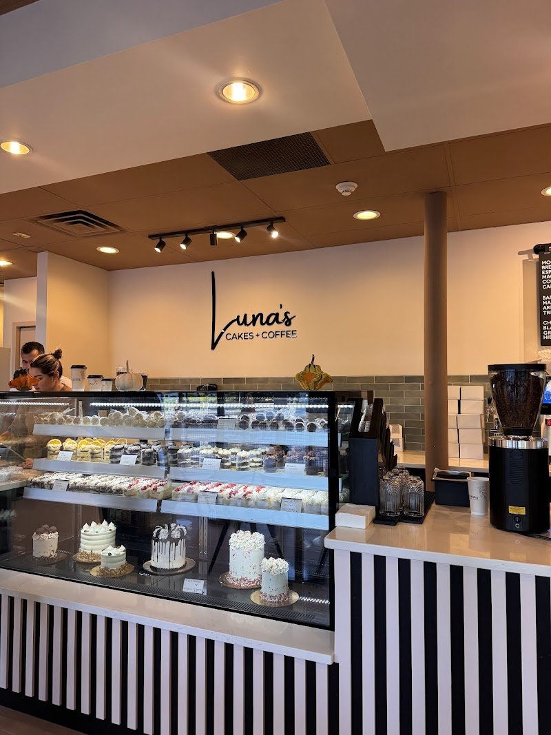 Luna's Cakes & Coffee