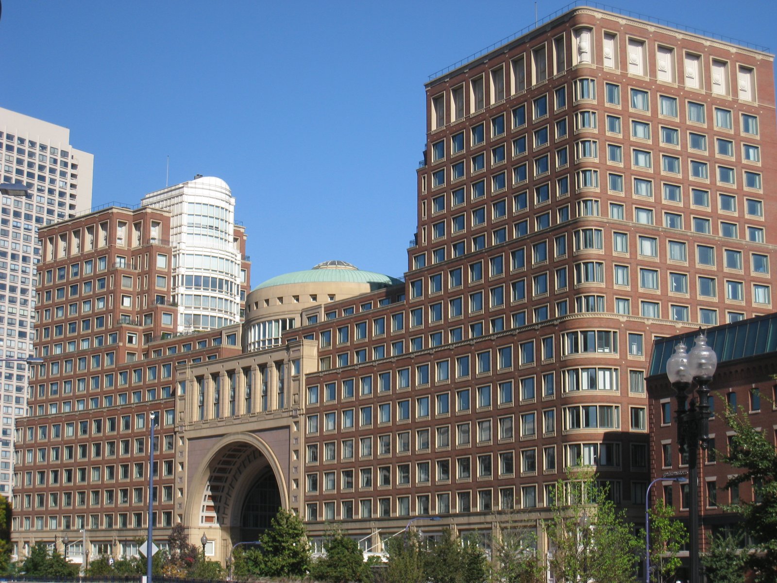 Rowes Wharf Plaza